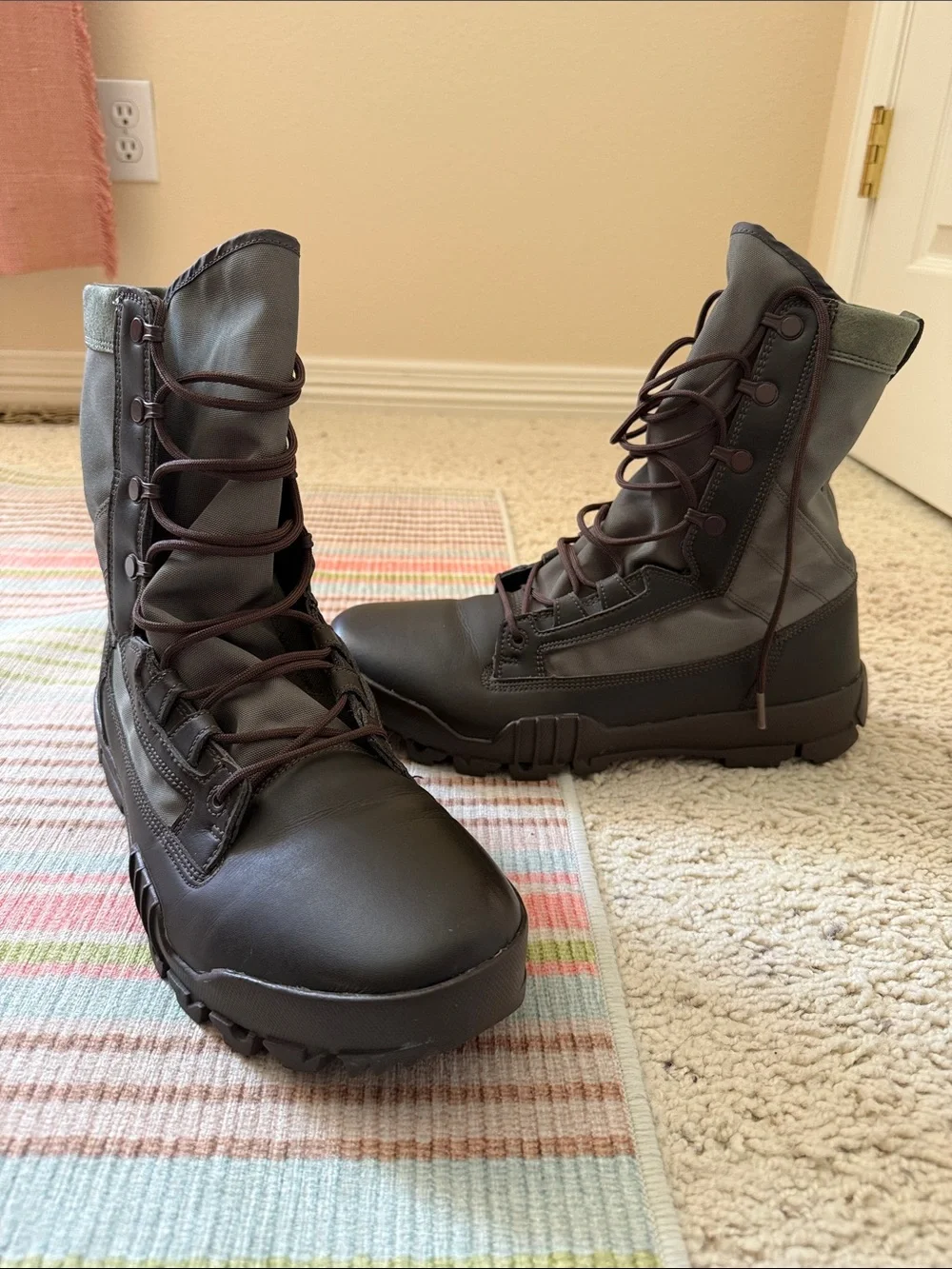 Size 10 Nike Men's olive green and Dark Brown Tactical Lace-Up Boots